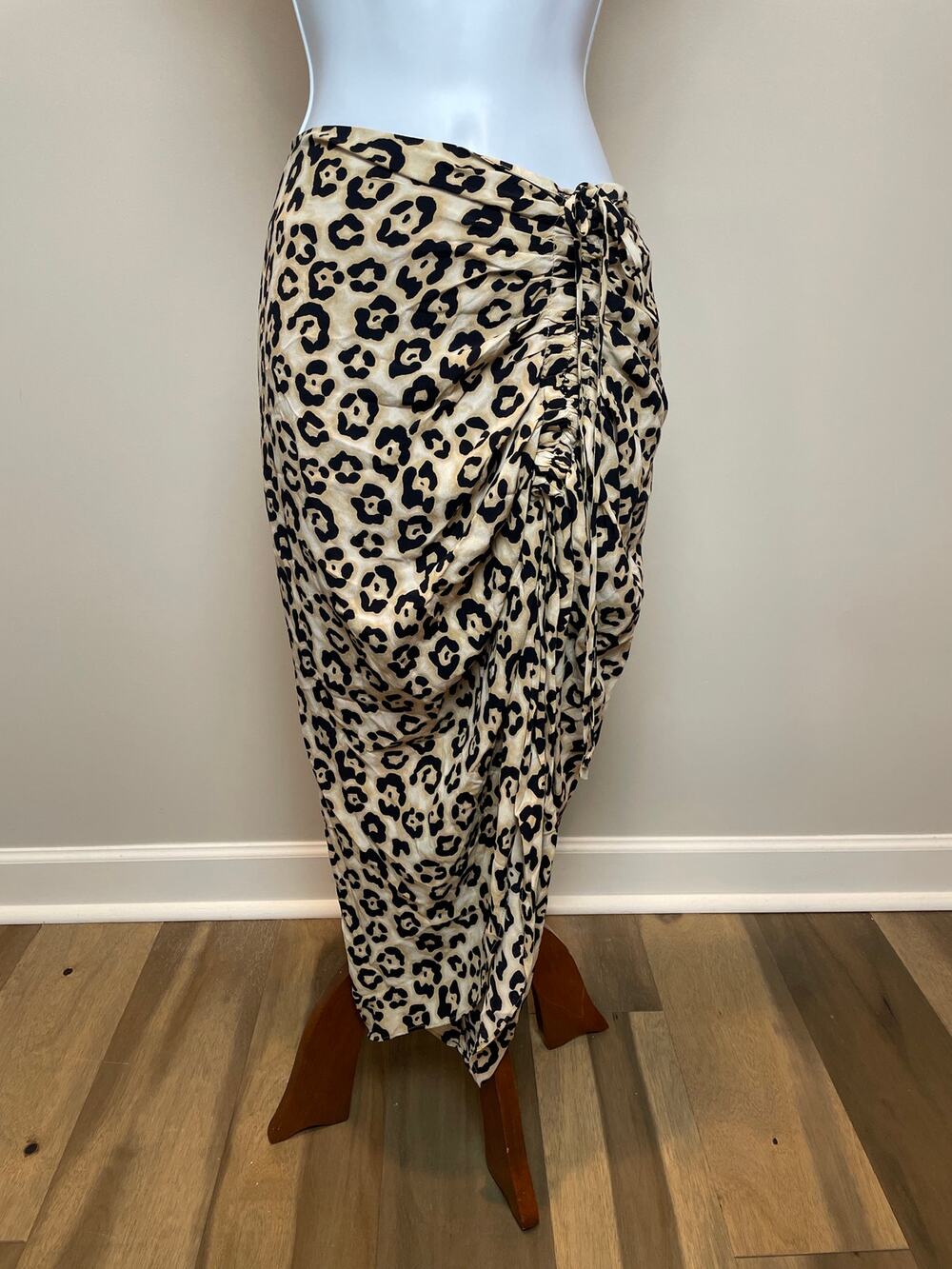 Sanctuary NWT Size S Animal Print Asymmetrical High Low Maxi Skirt
